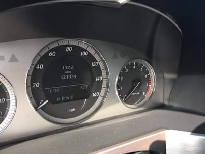 A picture of 2010 Mecedes Glk Full option