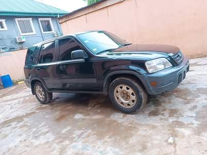A picture of First body sharp registered 99 Honda CR V pure Toks