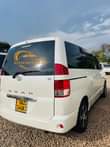A picture of TOYOTA NOAH