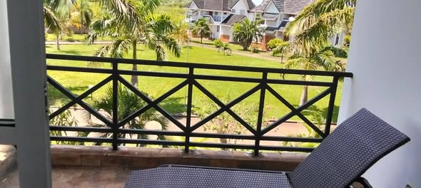 A picture of 23 villas on a 5acre gated community