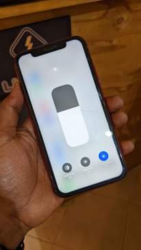 A picture of Iphone 11 plain Double line gb64
