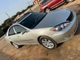 A picture of 2005 Toyota Camry silver