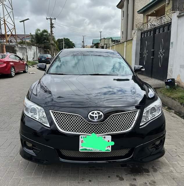 A picture of Good deal. V. Clean 2011 Toyota Camry Sport with Android