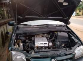 A picture of 2001 TOYOTA SIENNA LE