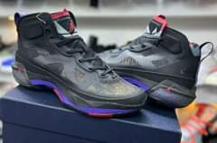 A picture of SHOES