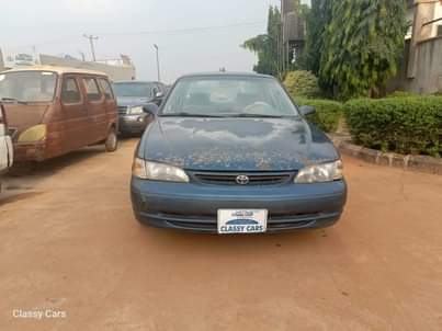 A picture of 1999 Toyota Corolla