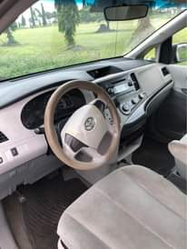 A picture of 2013 Toyota Sienna