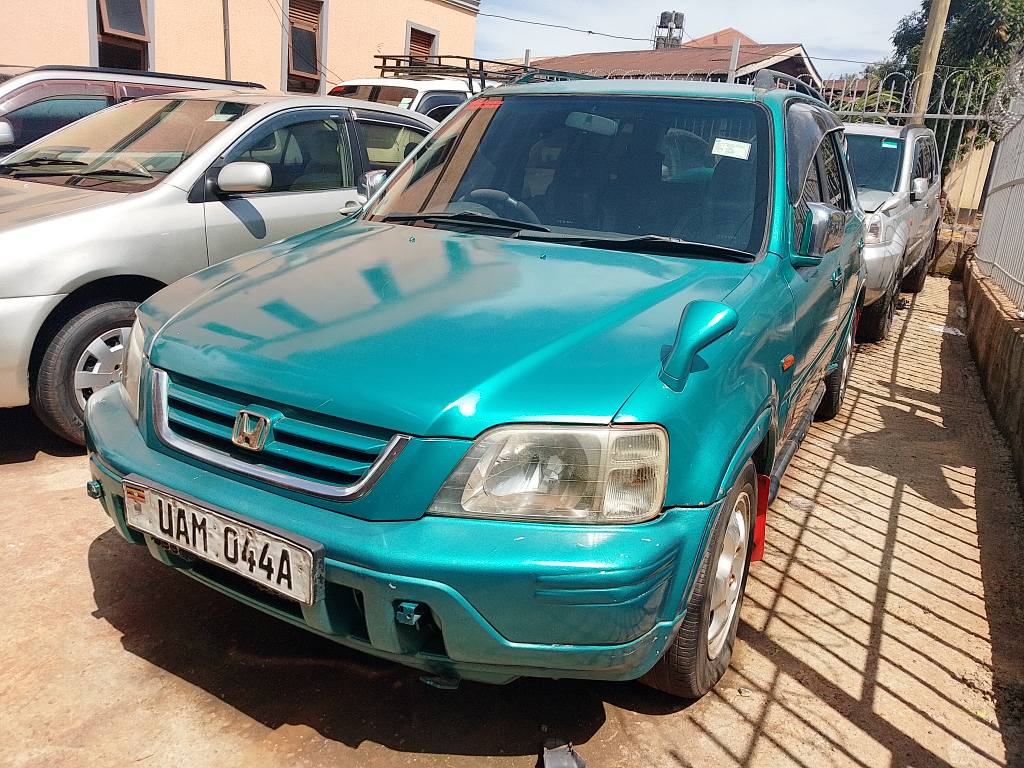 A picture of Honda CRV 7 5 millions CALL 0786 92 82 59