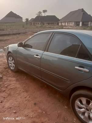 A picture of Toyota camry 04