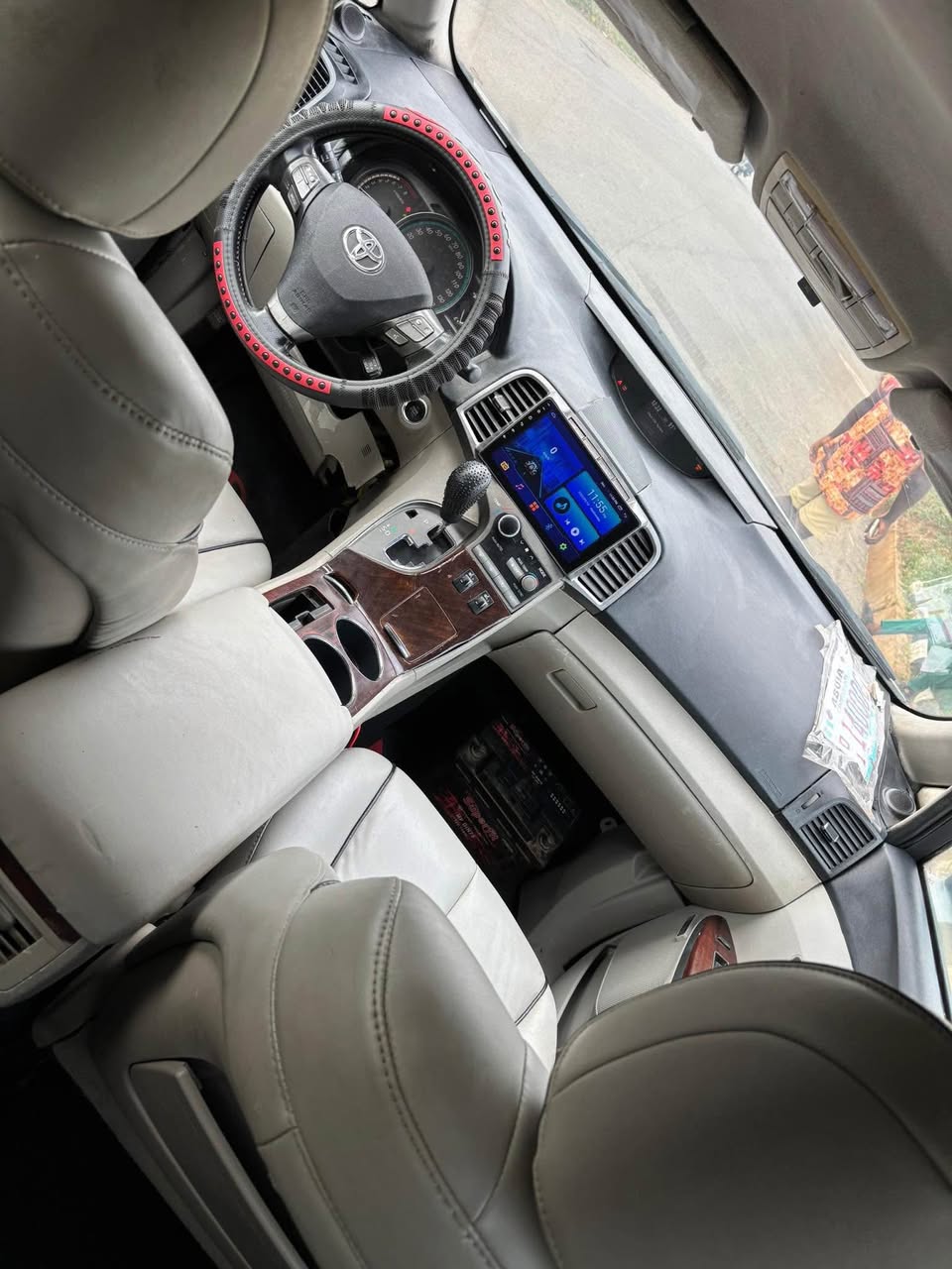A picture of Distress Toyota venza 012 Owner needs money Serious buyer only