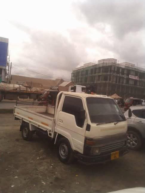 A picture of 1996 Toyohiace pick up pick up