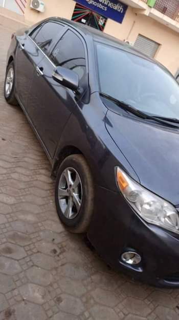 A picture of TOYOTA CORROLA 2010
