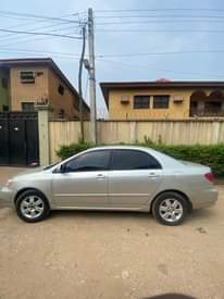 A picture of TOYOTA COROLLA 04