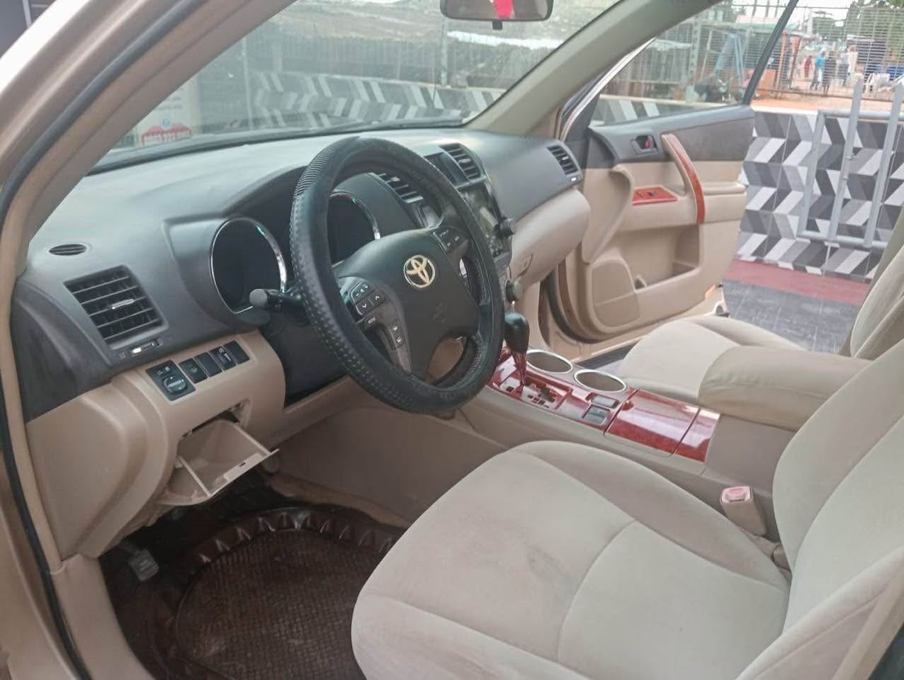A picture of Toyota Highlander 2008