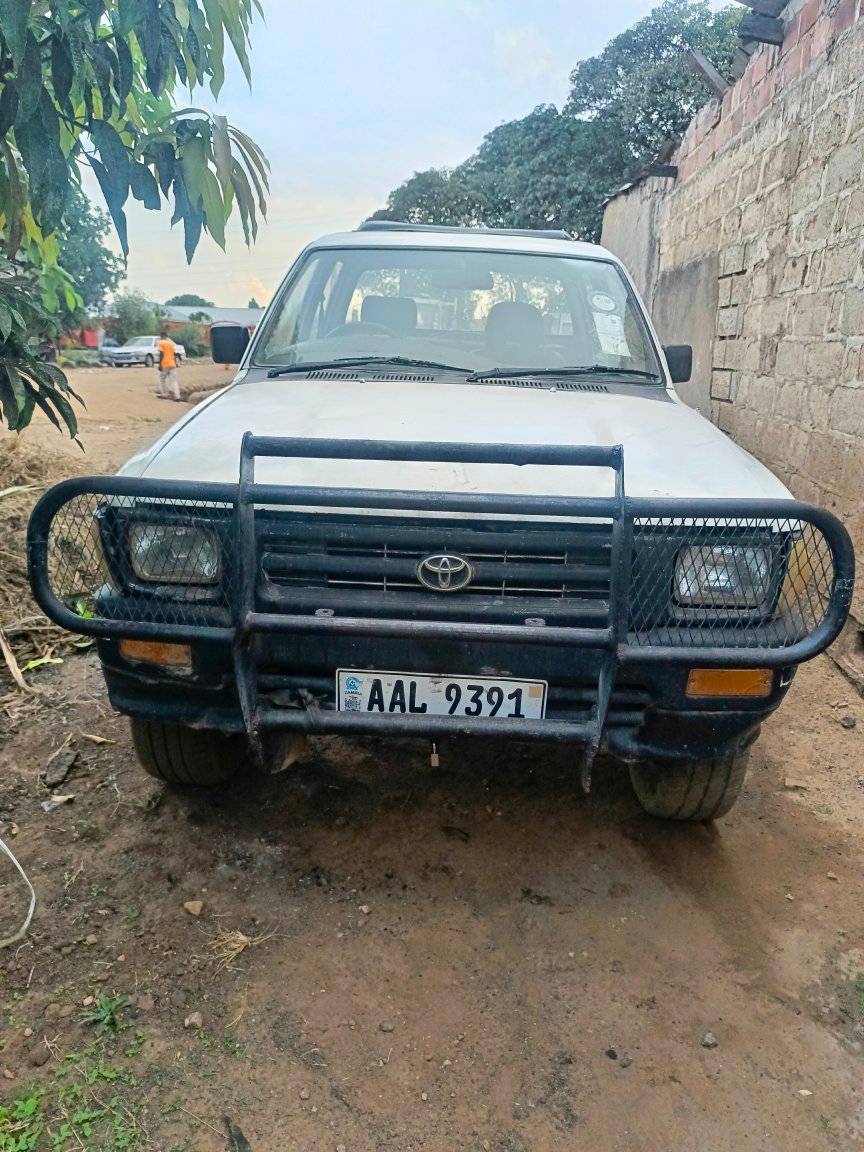 used toyota hilux