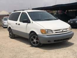 A picture of FIRST BODY Clean Used Toyota Sienna 2002 Model With Original