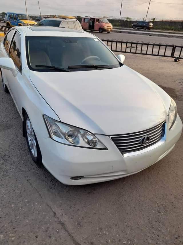 A picture of Registered lexus ES 350