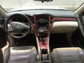 A picture of Clean used Toyota highlander 2004 model with duty Location is