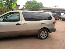 A picture of Toyota Sienna for sale perfect engine and gear selection first