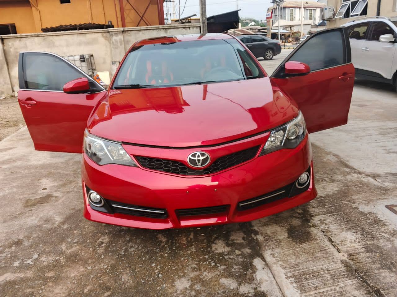 A picture of Belgium Equivalent Toyota Camry 2014 on Distress Sales 9.8m last