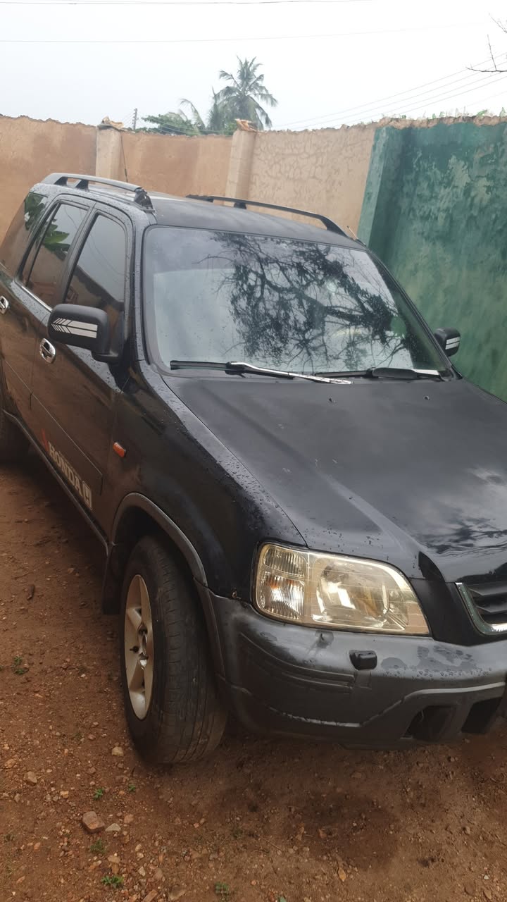 A picture of HONDA CRV 2000 MODEL