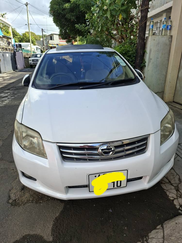 A picture of Toyota axio 2010