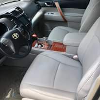 A picture of GOOD DEAL TOYOTA HIGHLANDER SPORT 2008 TOKS STANDARD FULLEST OPTION