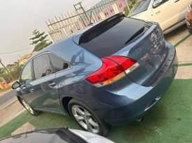 A picture of 2011 TOYOTA VENZA FULL OPTION
