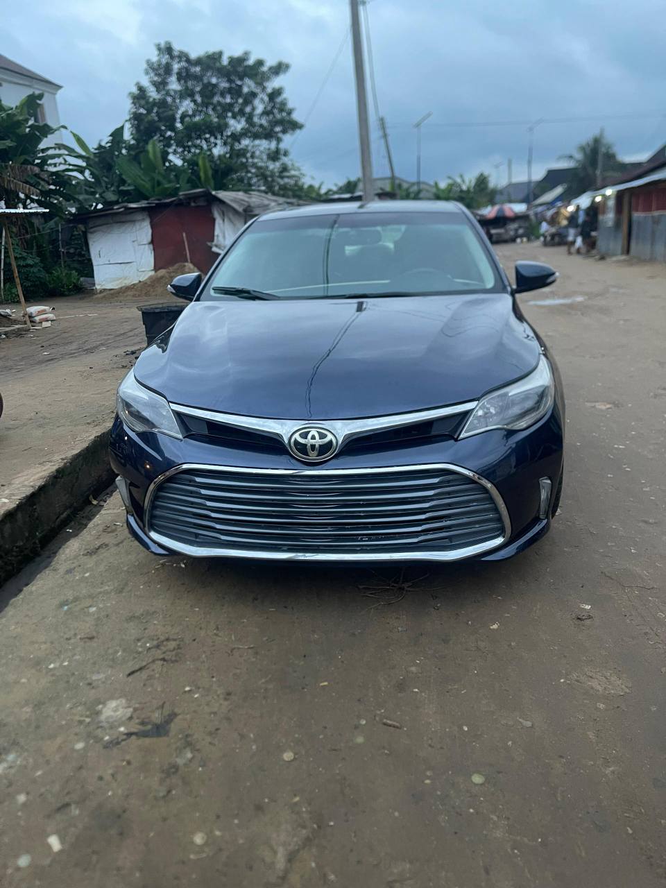 A picture of 2014 Toyota Avalon fullest option
