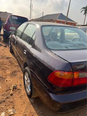 A picture of Honda civic 2000 model