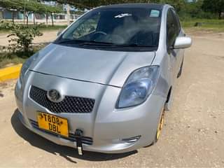 A picture of TOYOTA Vitz new