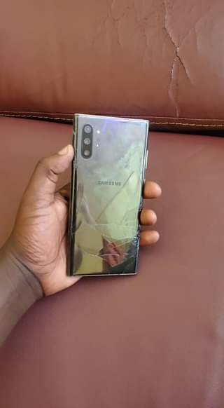 A picture of Samsung note 10 plus