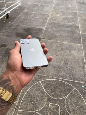 iPhone M.