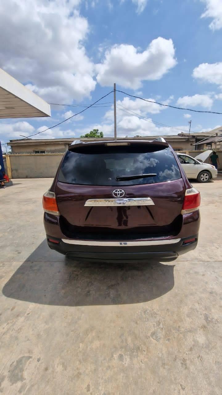 A picture of Toyota Highlander 2013