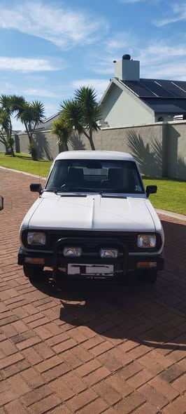 nissan 1400
