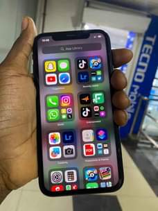 A picture of iPhone 11 Plain