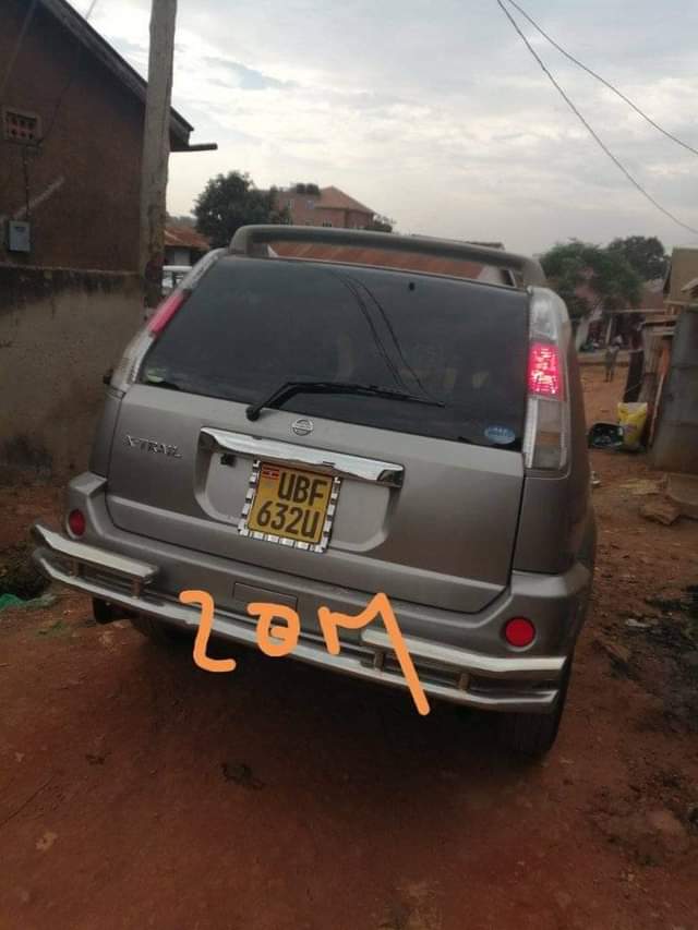A picture of 2000 Toyota 2000 4