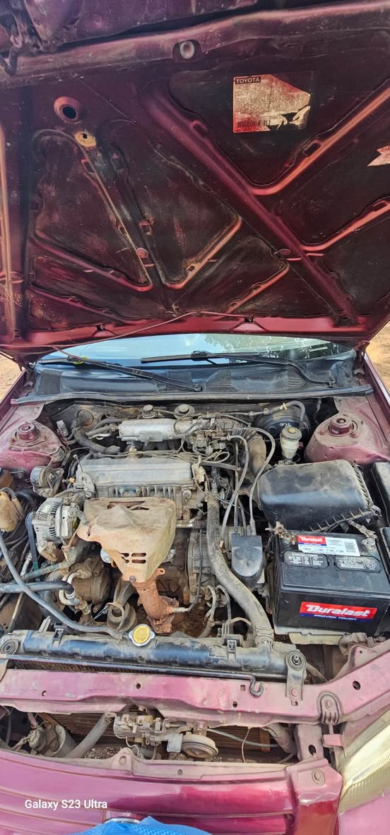 A picture of TOYOTA CAMRY 2000