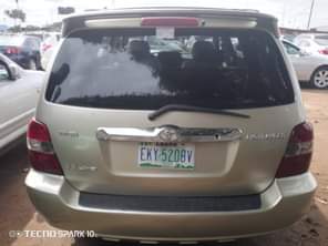 A picture of Over highest grade two rows seaters Toyota Highlander everything is