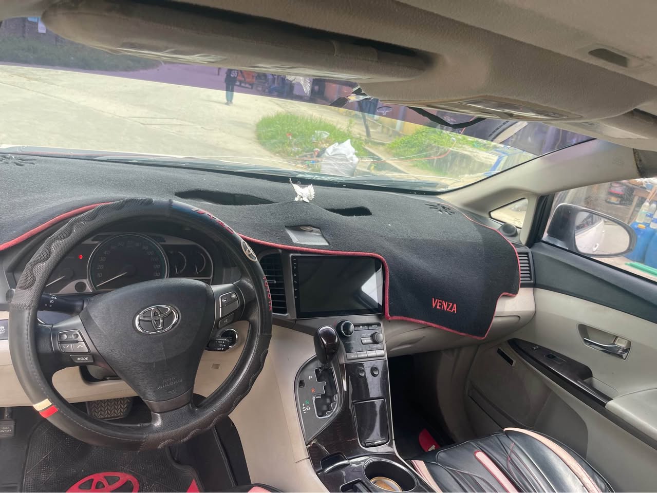 A picture of 2010 Toyota Venza Full option