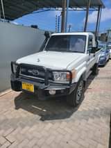 A picture of 2016 toyota land