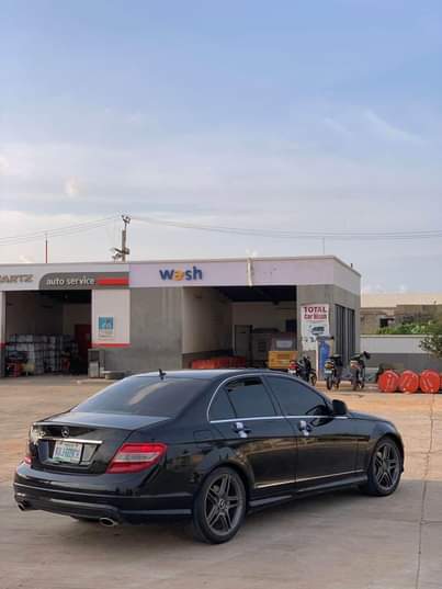 A picture of Mercedes Benz C300