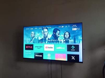 A picture of Smart tv 43 inch Tsh 400 000 fixed 0742909858 Dar