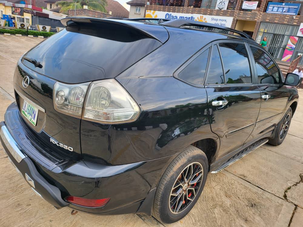 A picture of  Belgium Standard Lexus Rx 330 Blessed with Engine Gear