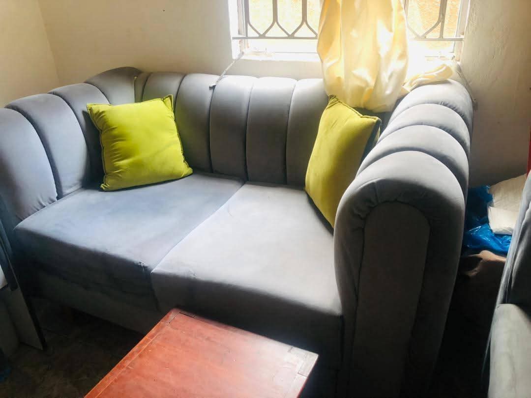 A picture of House hold items