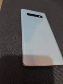 A picture of Samsung galaxy S10 plus