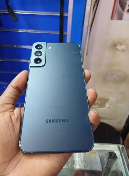 A picture of S21 plus 5g