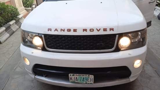 A picture of 2011 Range Rover Sports for 3M