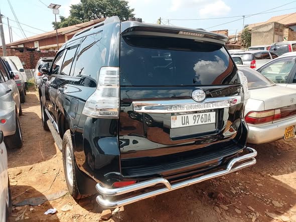 A picture of Land cruiser Prado 150 millions negotiable 2015 model petrol CAL