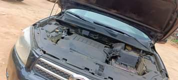 A picture of very neat Toyota RAV4 2007 model buy and drive